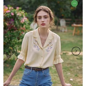 Simple Retro embroidered blouse Size M